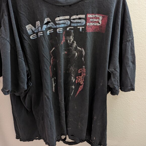 Thrashed Mass Effect t-shirt - Picture 2 of 4